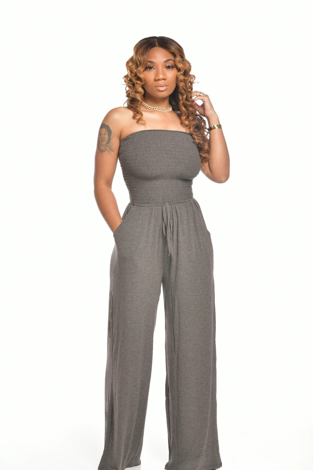 TANMESSO Off-shoulder jumpsuit voor dames, stijlvol, solide ontwerp TANMESSO Off-shoulder jumpsuit voor dames, stijlvol, solide ontwerp