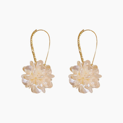 Delicate en stijlvolle bloemvormige oorbellen voor dames